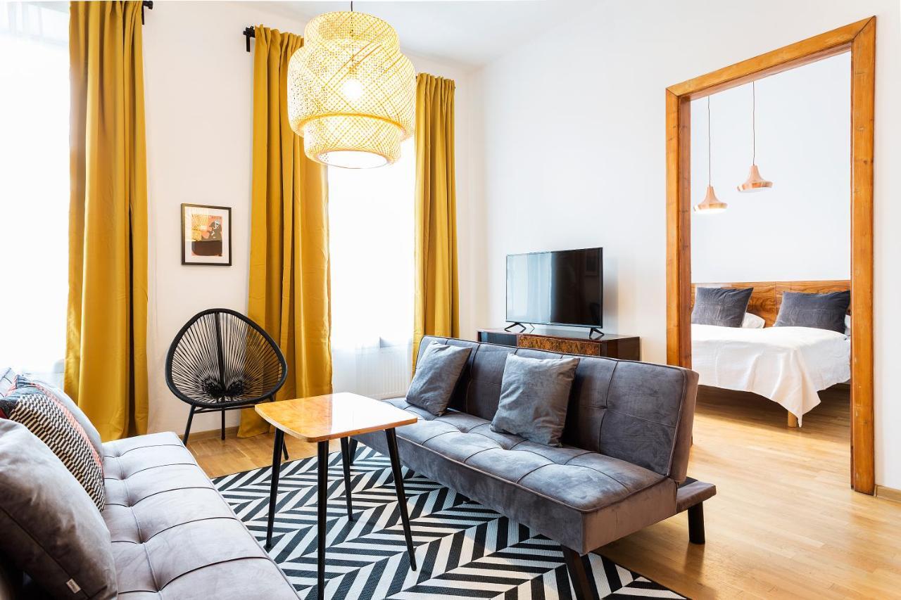 Lupolo Apartament *